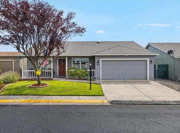 2360 Evan Way, Central Point, OR 97502