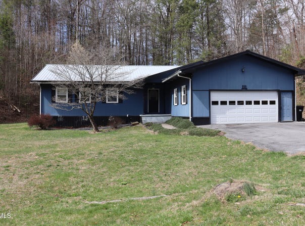 111 Cold Springs Drive, Appalachia, VA 24216