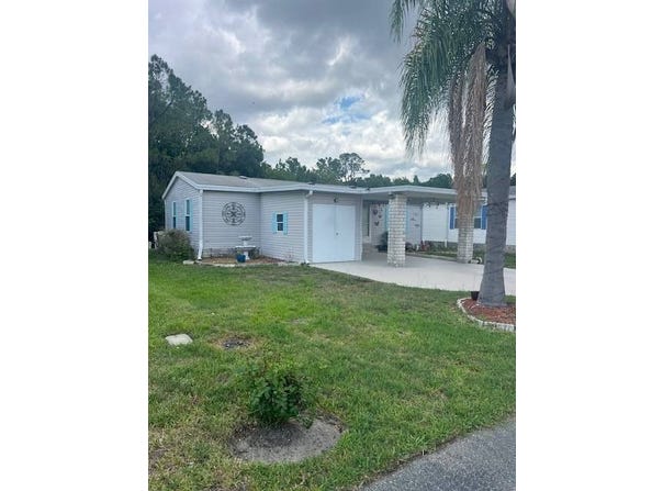 703 Royal Forest Dr, Auburndale, FL 33823