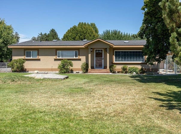 1203 E 27th Ave., Kennewick, WA 99337