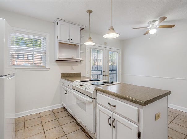 5696 QUINCE Rd, Memphis, TN 38119