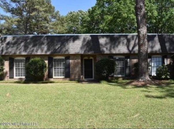5230 Ridgewood Road, Jackson, MS 39211