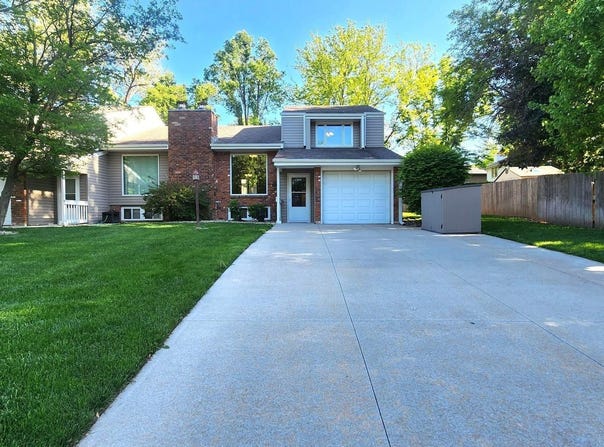 16565 Dorcas Street, Omaha, NE 68130
