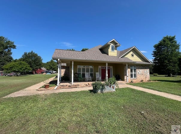 1105 CR 3306, DeKalb, TX 75559