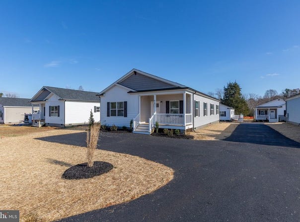 824 MINERAL AVE, MINERAL, VA 23117