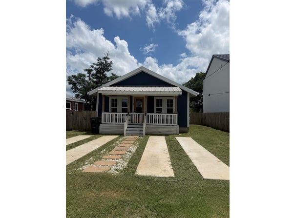 1207 Pine St, Bastrop, TX 78602