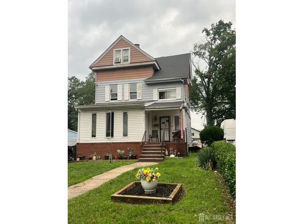 224 W 3rd Avenue, Roselle, NJ 07203