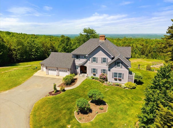 100 Memory Lane, Holden, ME 04429
