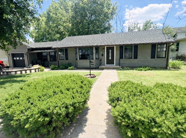206 E 5th Street, Metropolis, IL 62960