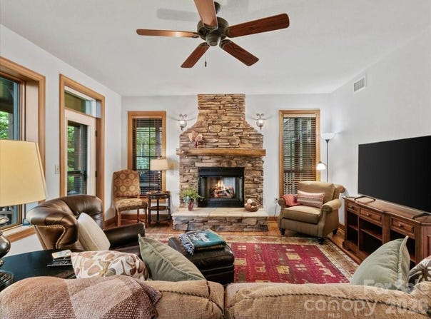 81 Creekside Way, Burnsville, NC 28714