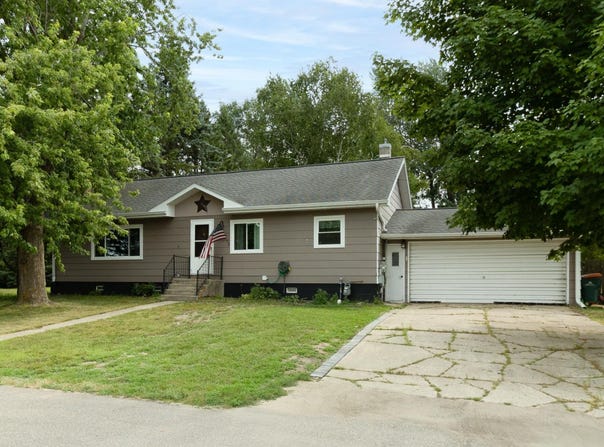 210 3rd Avenue NE, Bertha, MN 56437
