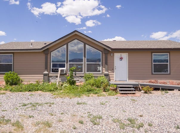 523 N 200 E, Loa, UT 84747
