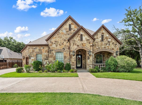 3300 Alexandria Court, Grapevine, TX 76092