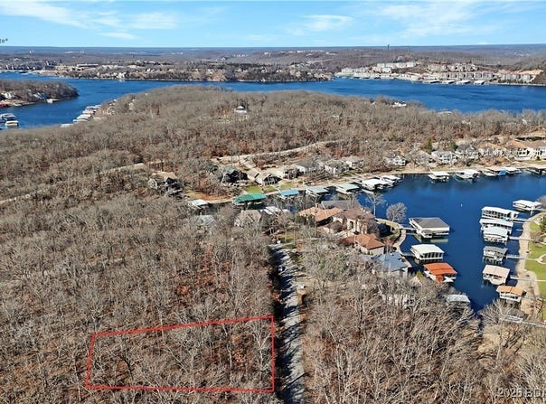 883 Muirfield Drive, Porto Cima, MO 65079