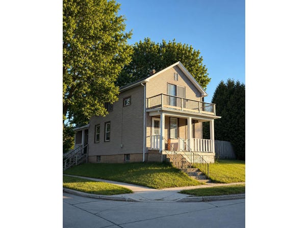 1401 Columbus St, Manitowoc, WI 54220