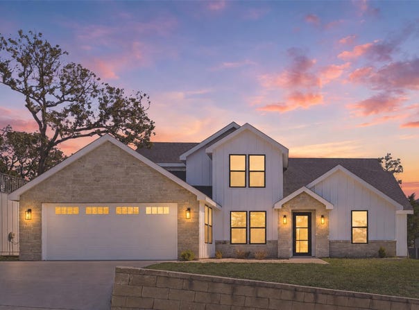 208 Ulupau Cir, Bastrop, TX 78602
