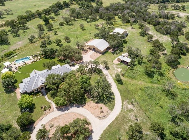 395 Bluff Creek Rd, Center Point, TX 78010
