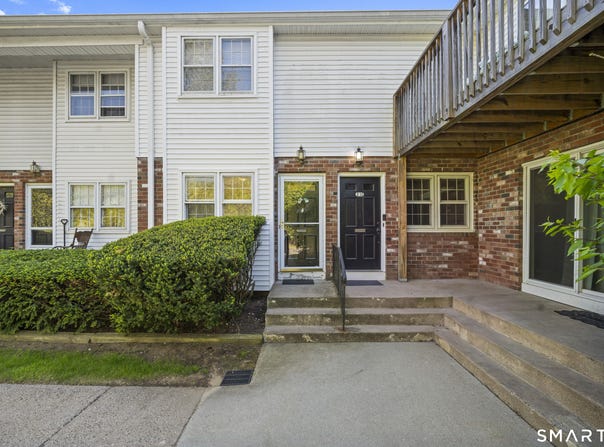 11 Georgetown Drive, Enfield, CT 06082