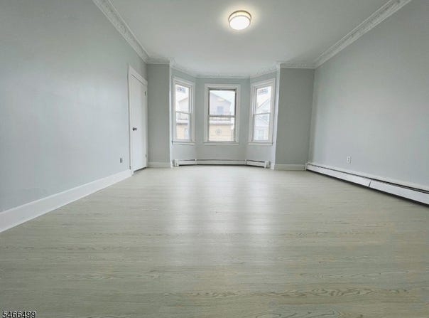 226 Patterson St, Harrison Town, NJ 07029-1416