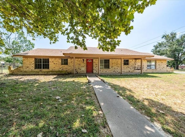 200 Gambrell, Rusk, TX 75785