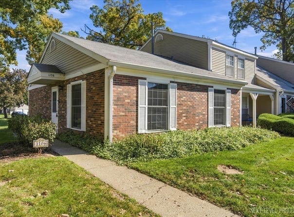 1106 Oak Valley Drive, Cary, IL 60013