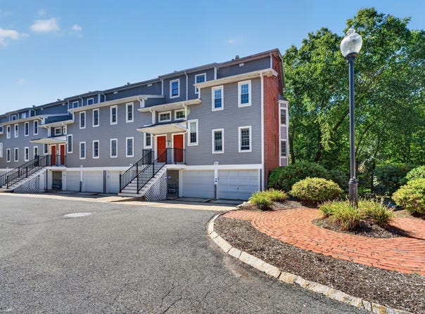 20.0 N Stone Mill Dr, Dedham, MA 02026