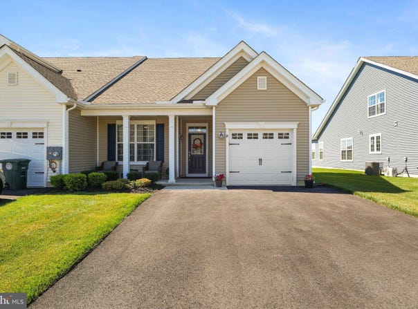 18 PRESTWICK Lane, WILLIAMSTOWN, NJ 08094