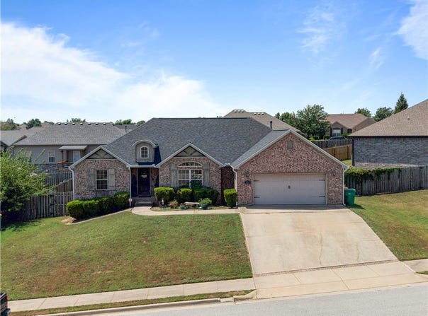 520 Verona, Centerton, AR 72719