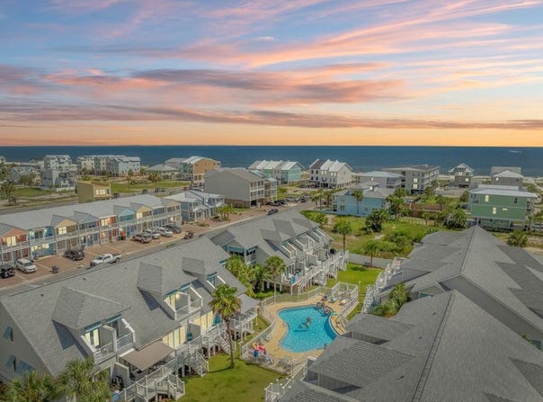 102 38th St, Mexico Beach, FL 32456