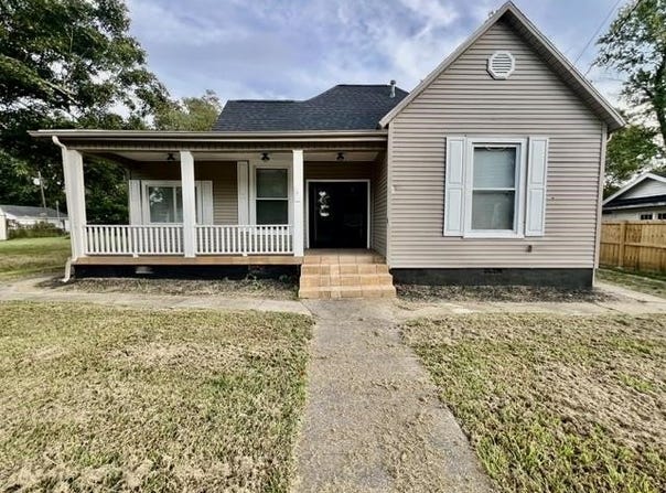 402 Cedar St, Providence, KY 42450