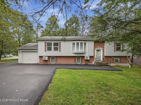 7571 Eagle Rock Drive, Tobyhanna, PA 18466
