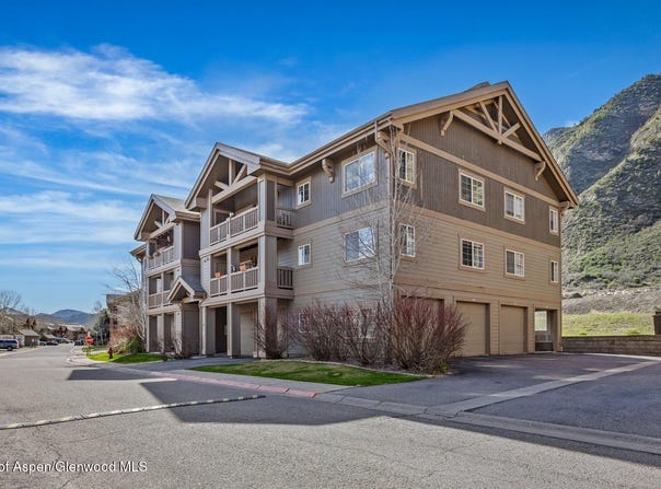 488 River View Drive, New Castle, CO 81647