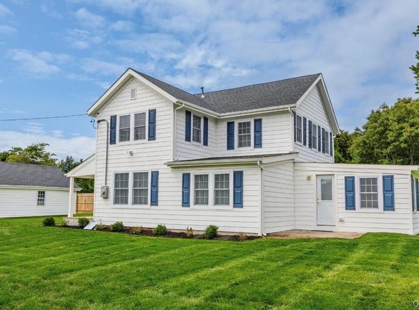 12 Pleasant Avenue, Westhampton, NY 11977