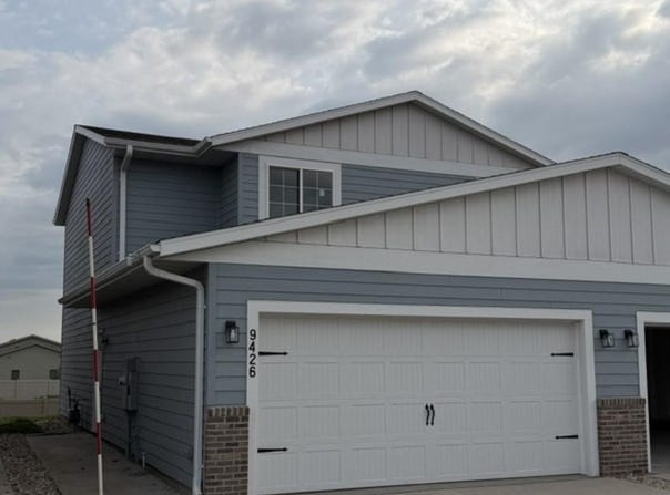 9426 W Tunis Dr, Sioux Falls, SD 57106