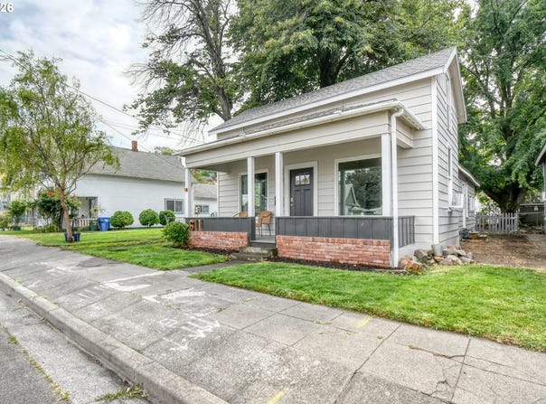 611 SW 4TH St, Pendleton, OR 97801