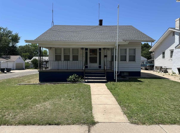 401 Stout, Pratt, KS 67124