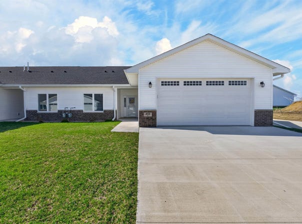 455 Autumn Lane, Cedar Falls, IA 50613
