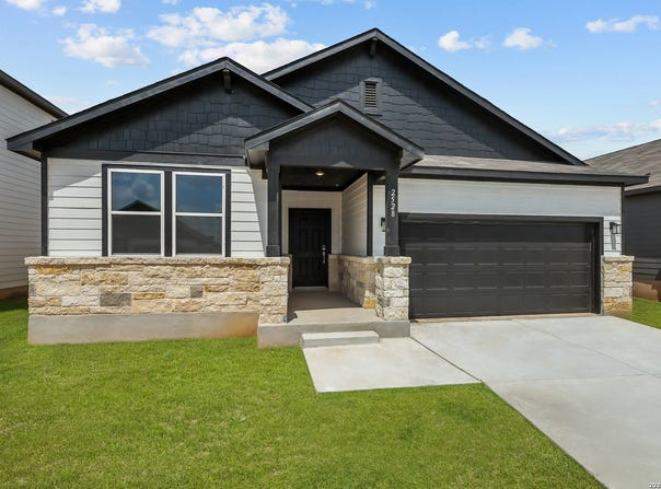 2528 Heritance Pass, Seguin, TX 78155