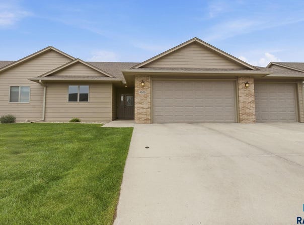 4505 E Kearney Pl, Sioux Falls, SD 57110