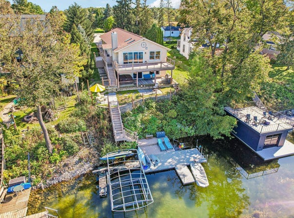105 E Lake Ln, Colgate, WI 53017