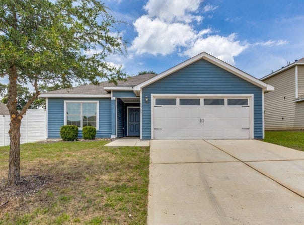 1305 Eagle Lake Drive, Azle, TX 76020