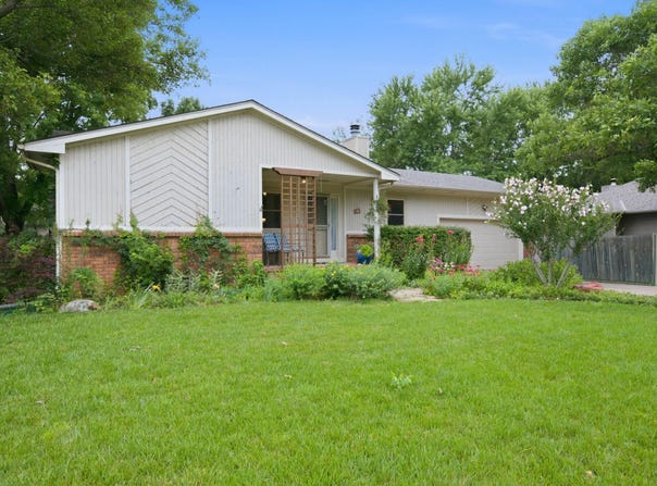 1325 N Split Rail, Derby, KS 67037