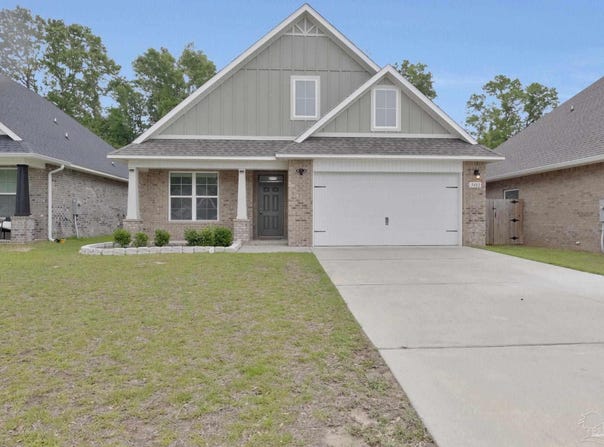 5402 Parkside Dr, Pace, FL 32571