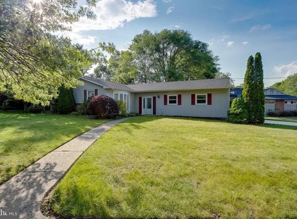 403 JAMAICA DRIVE, CHERRY HILL, NJ 08002