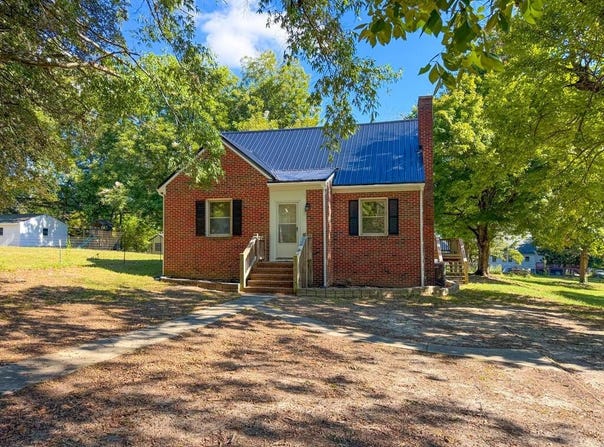 515 E Carolina Avenue, Crewe, VA 23930