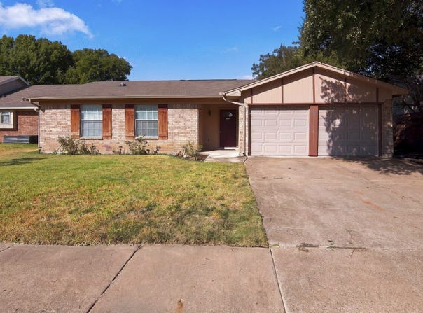 7917 Berrybrook Drive, Watauga, TX 76148
