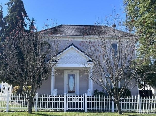 209 S Logan Street, Cayuga, IN 47928