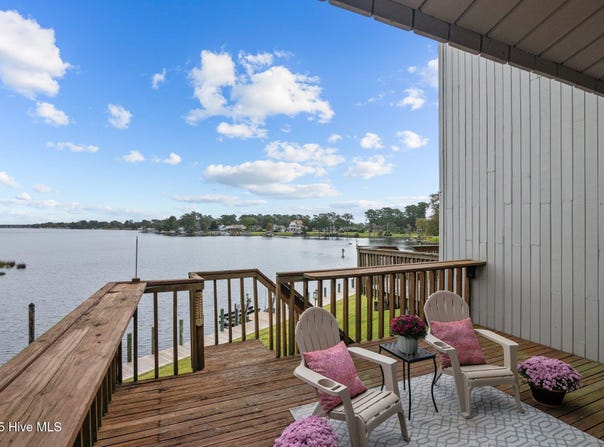 24 Batts Hill Road, New Bern, NC 28562