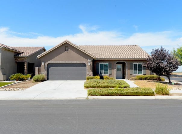 1179 Obsidian Avenue, Lemoore, CA 93245