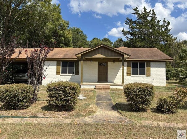 554 North Pecan St, Nash, TX 75569